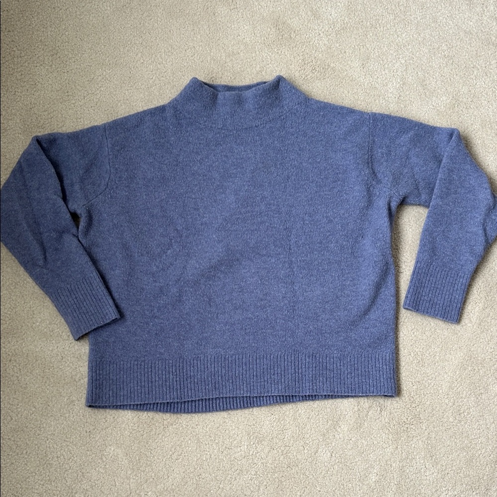 Uniqlo Women's Heather Blue Turtleneck Sweater